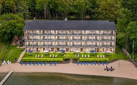 Beachfront Hotel Houghton Lake